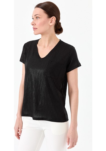 Kadın V Yaka Cepli Penye T-Shirt Siyah