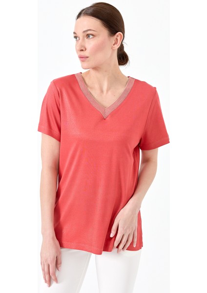 Kadın V Yaka Çizgili Penye T-Shirt Mercan modelleri