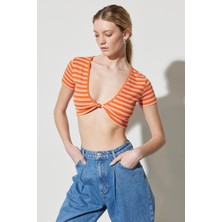 Wrangler Regular Fit Normal Kesim V Yaka Çizgili Crop Bluz