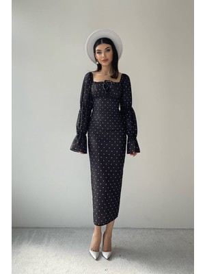 Julishop Kadın Siyah Poplin Puantiyeli Göğüs ve Sırt Bağlamalı Kare Yaka Yırtmaçlı Midi Boy Premium Elbise10
