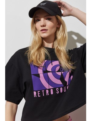 Wrangler Regular Fit Normal Kesim  Pamuk Bisiklet Yaka Crop Siyah Tişört