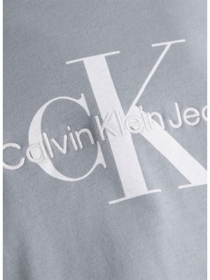 Calvin Klein Jeans Bisiklet Yaka Blok Desenli Gri Kadın T-Shirt J20J220717PN6