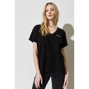 Regular Fit Normal Kesim %100 Pamuk V Yaka Beyaz Tişört