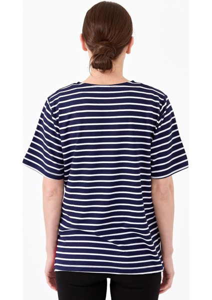 Kadın Sıfır Yaka Çizgi Önü Taşlı Penye T-Shirt Lacivert fırsatları