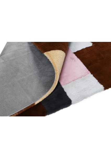 Çok Renkli Peluş Halı 140 x 200 Cm