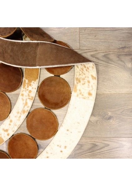 Yuvarlak Kahverengi Dana Derisi Puantiyeli Halı 150 x 150 Cm fırsatları