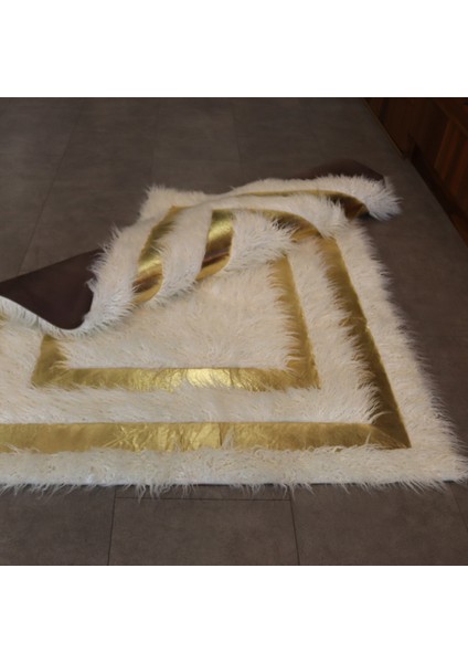 Gold Varaklı Kıvırcık Peluş Halı 120 x 180 Cm indirimleri