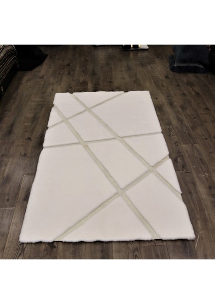 Beyaz Bordürlü Peluş Halı 120 x 180 Cm