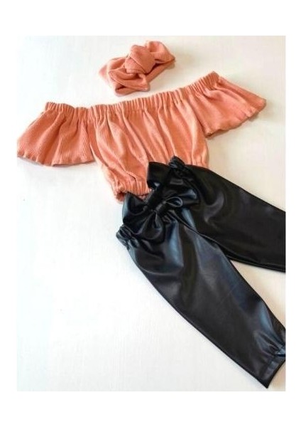 Kız Çocuk, Likralı Deri Fiyonk Detaylı Pantolon, Somon Rengi Straplez Crop Bluz ve Saç Bandı Takımı.