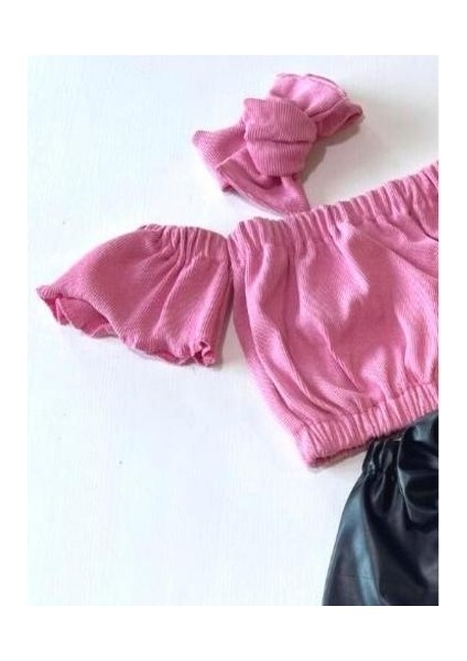 Kız Çocuk, Likralı Deri Fiyonk Detaylı Pantolon, Pembe Straplez Crop Bluz ve Saç Bandı Takımı.