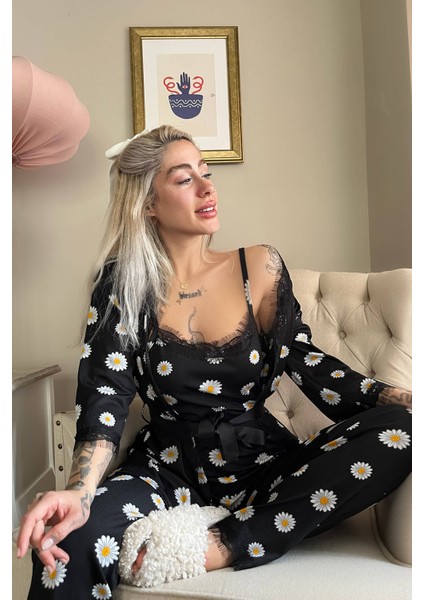 Siyah Papatya Papatya Desenli Sabahlıklı Pegasus Pijama Takımı fiyatları