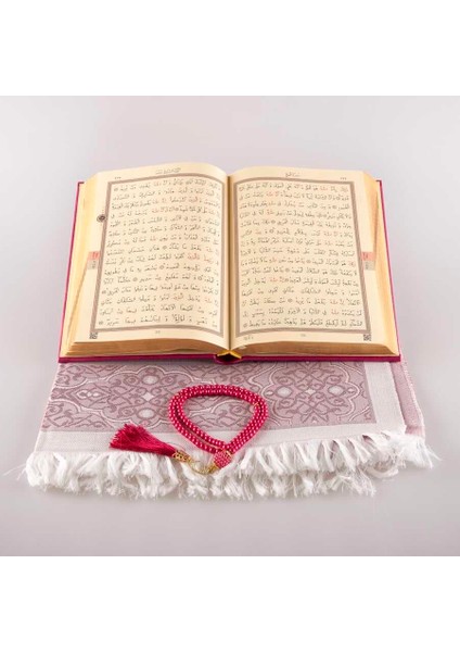 Seccade + Tesbih + Kuran Hediye Seti (Orta Boy, Fuşya Pembe)
