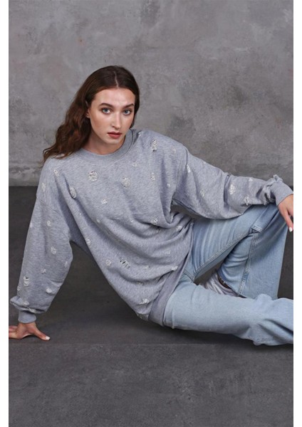 Fancy Kadın Bisiklet Yaka Komple Yırtık Detaylı Oversize Sweatshirt