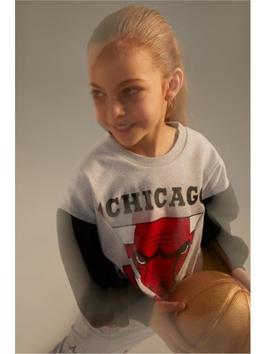DeFacto Kız Çocuk NBA Chicago Bulls Bisiklet Yaka Sweatshirt W8332A622SP
