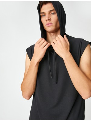 Koton Basic Spor Tişört Kapşonlu Kolsuz