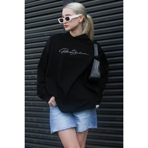 Siyah Nakışlı Kapüşonlu Kadın Sweatshirt MG1691