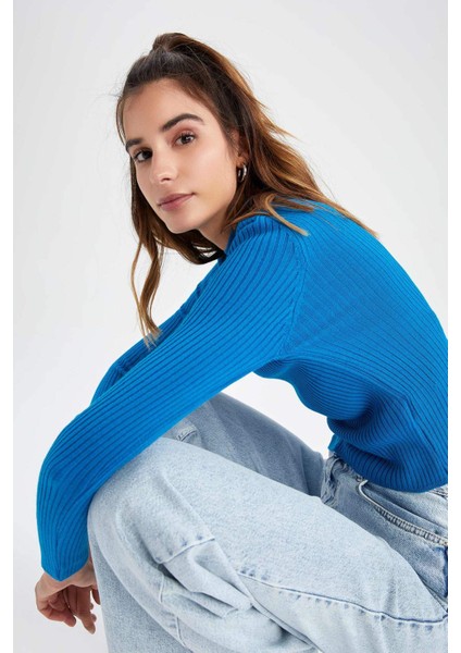 Fitted Yarım Balıkçı Yaka Ribana Triko Kazak X7886AZ22WN fırsatları