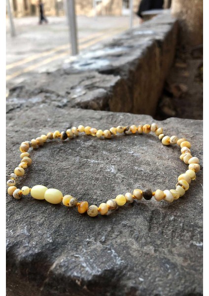 Seccar Model Doğal Kehribar Taşından Bebek Kolyesi fiyatları