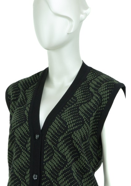 Kadın Kışlık Şık Modelli Önü Düğmeli Çift Cepli Normal Kesim Tam Kalıp Likralı Dokuma Anne Yelek