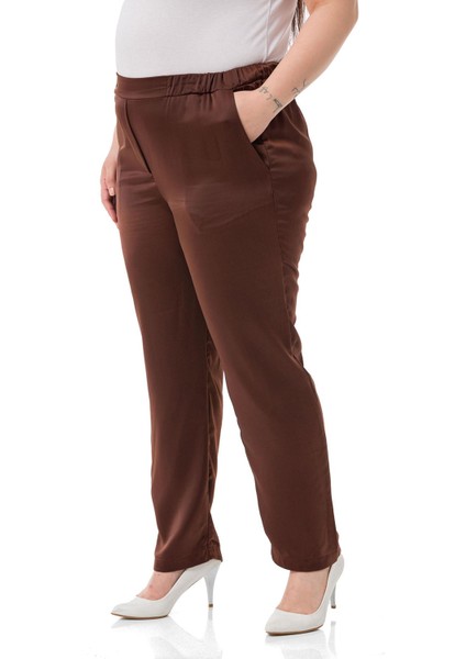 Büyük Beden Yanı ve Arkası Lastikli Cepli Saten Kahverengi Pantolon indirimleri