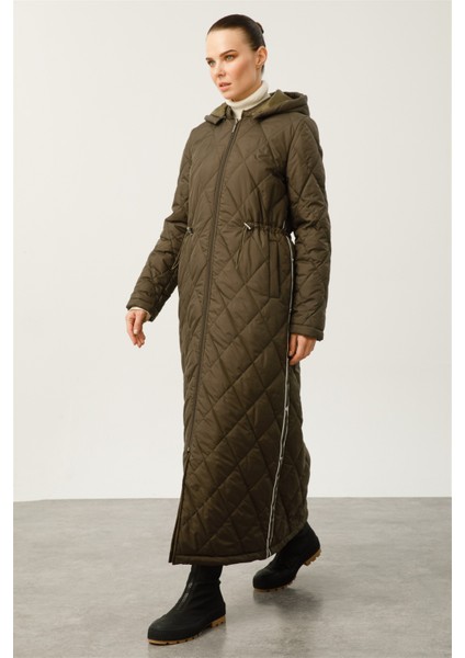 Yanı Çizgi ve Aksesuar Detaylı Extra Spor Kapitone Manto-Haki modelleri