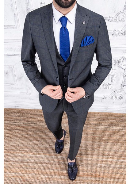 Erkek Slim Fit Sivri Yaka Ekose Yelekli Gri Kombin Takım Elbise modelleri