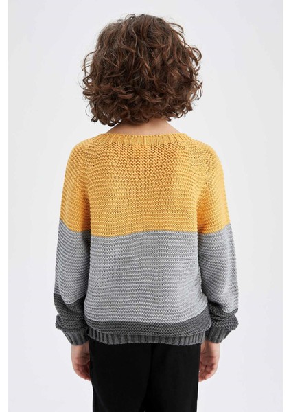 Erkek Çocuk Regular Fit Bisiklet Yaka Kazak R3179A622AU