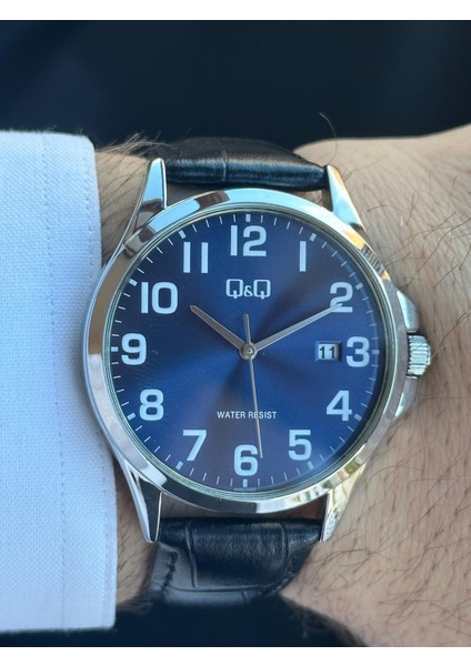 Takvimli Rakamlı Lacivert Erkek Kol Saati fiyatları