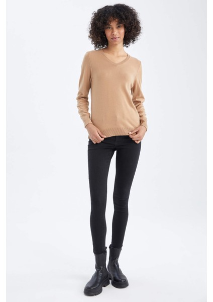 Regular Fit Basic V Yaka Ekstra Yumuşak Dokulu Kazak F7088AZ22WN fiyatları