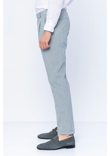 Erkek Çizgili Pileli Düğmeli Fermuarlı Aksesuar Detaylı Bürümcük Kumaş Rahat Pantolon fırsatları