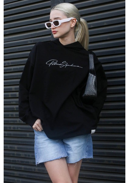 Siyah Nakışlı Kapüşonlu Kadın Sweatshirt MG1691