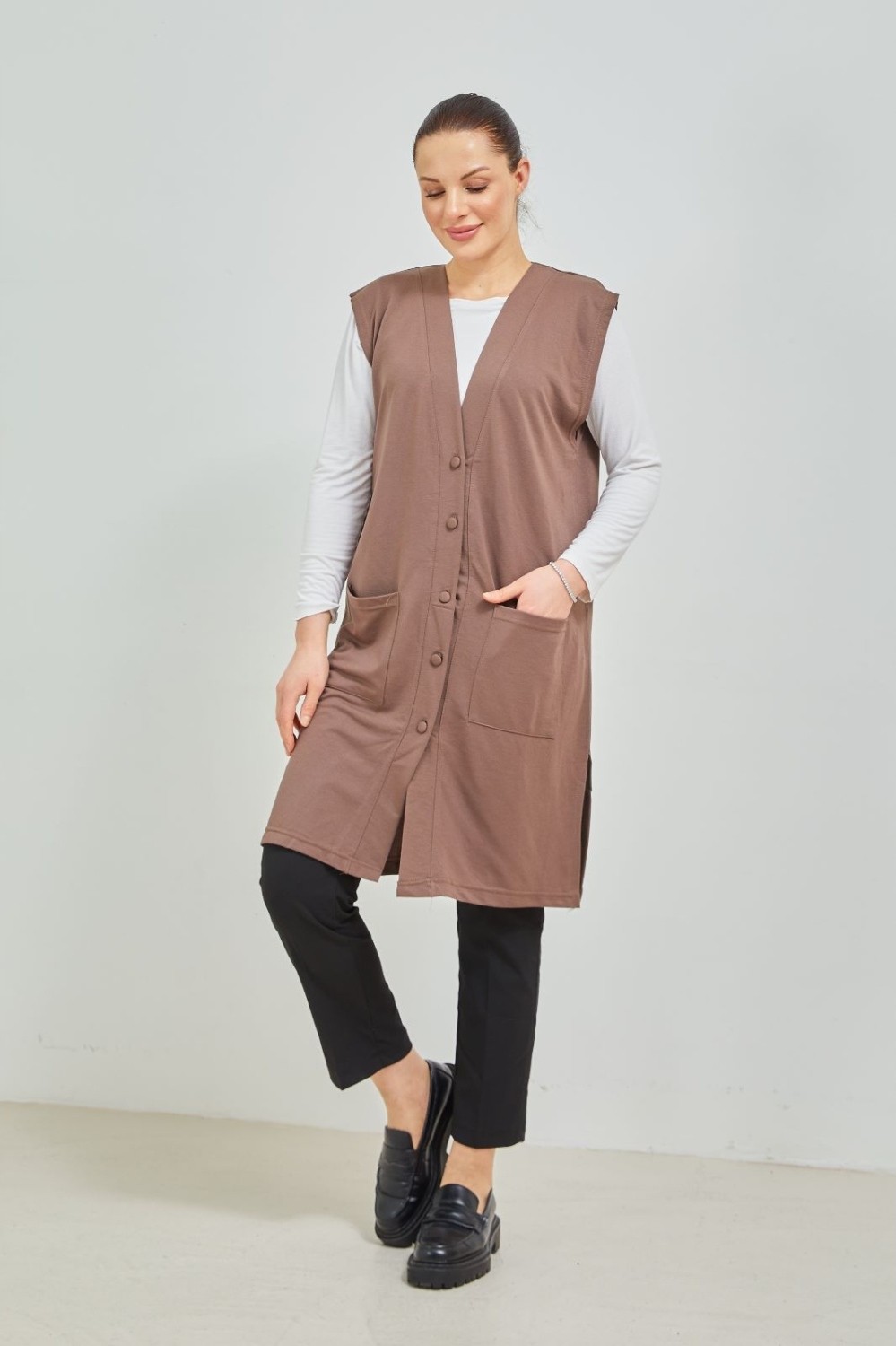 Fresh Moda Kadın Vizon Uzun Cepli Düğmeli Penye Anne Büyük Beden Tunik Yelek görsel 3