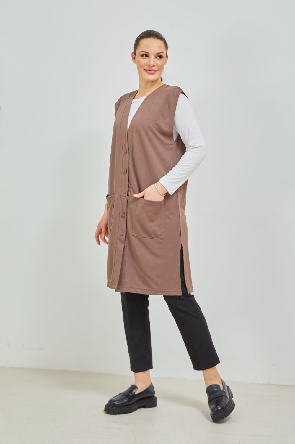 Fresh Moda Kadın Vizon Uzun Cepli Düğmeli Penye Anne Büyük Beden Tunik Yelek görsel 4
