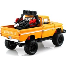 Motormax 1966 Chevrolet C10 Fleetside Pickup Truck Off Road Yellow 1/24 Model Araba