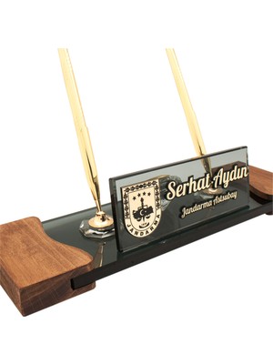 Ofistike Jandarmalara Özel İsimlik Jandarma Logolu Masif Masa İsimliği