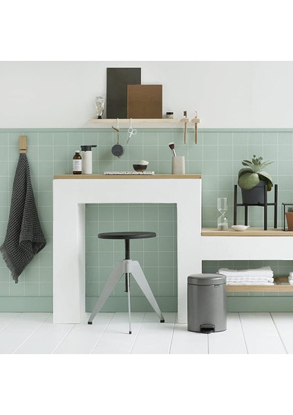 Çöp Kutusu 5 lt Newicon Pedallı Platin Rengi fiyatları