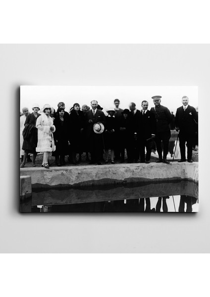 Atatürk Siyah Beyaz 1926 Kanvas Tablo