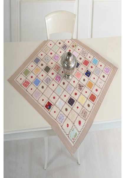 Yamalı İşlemeli Masa Örtüsü