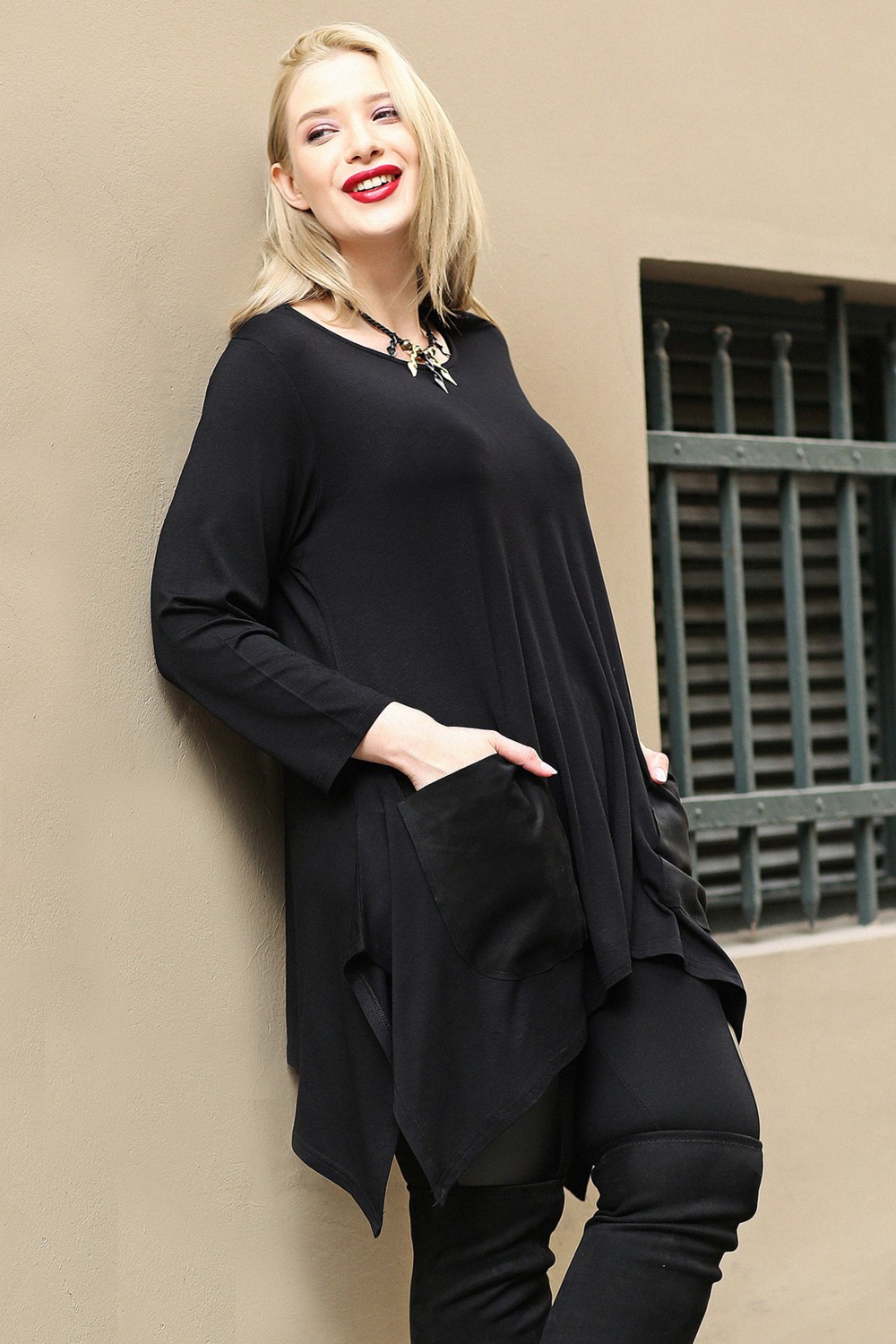 Curvy Trend Büyük Beden Uzun Kol Tunik Siyah Ön Cepli Yırtmaçlı Şık Görünüm görsel 2