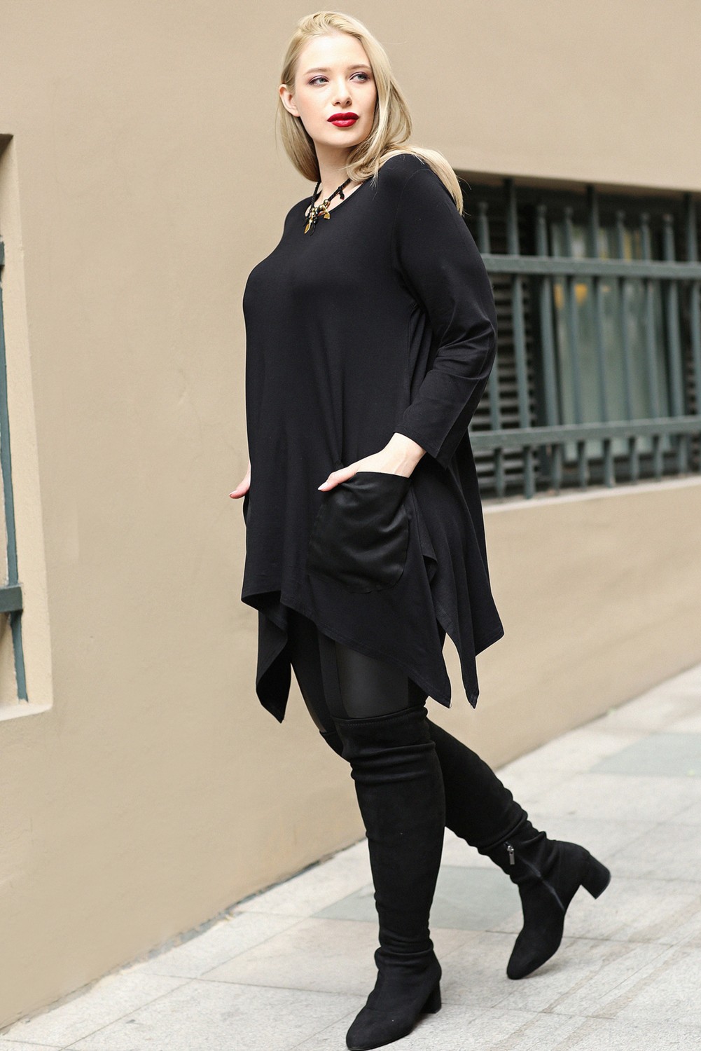 Curvy Trend Büyük Beden Uzun Kol Tunik Siyah Ön Cepli Yırtmaçlı Şık Görünüm görsel 3