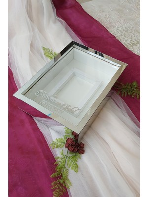 HKM Ticaret Yeni Model 25X35 cm Gümüş Pleksi Kaplı Yatay Fotoğraf Alanlı Model Tasarım Gül Kutusu Anı Çerçevesi!