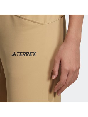 adidas Terrex Utilitas Soft Shell Kadın Bej Outdoor Pantolon (IC8000)