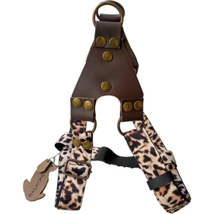 Köpek göğüs tasması küçük ırk hakiki deri kapamalı leopar desen kolon genişlik:2,5 cm göğüs ölçüsü:40-60cm ayarlamalı dog harness GT4-5