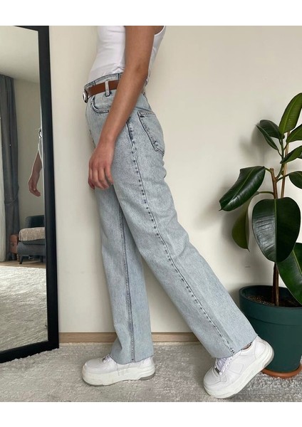 Kadın Buz Mavisi Kemerli Boyfriend Jeans