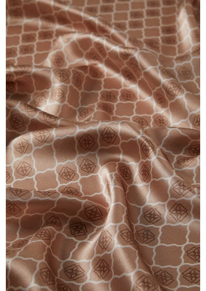 Sütlü Kahve Monogram Ipek Eşarp modelleri