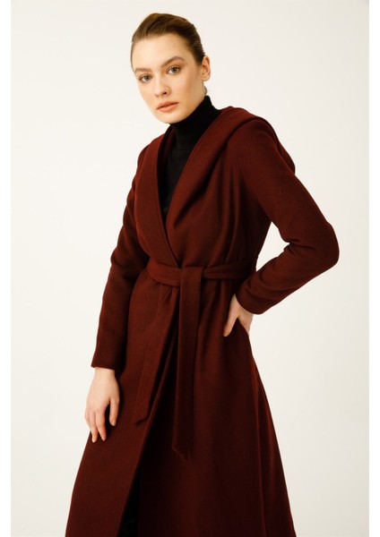 Geniş Kapişonlu Önden Bağlamalı Şanel Boy Kaban Bordo fırsatları