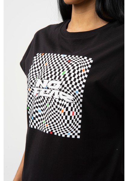 Siyah Bisiklet Yaka Düşük Kol Baskılı Kadın T-shirt W500131 fiyatları