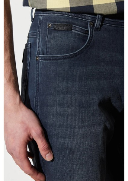 Straight Fit Düz Paça Siyah Erkek Kot Pantolon W121026001 modelleri