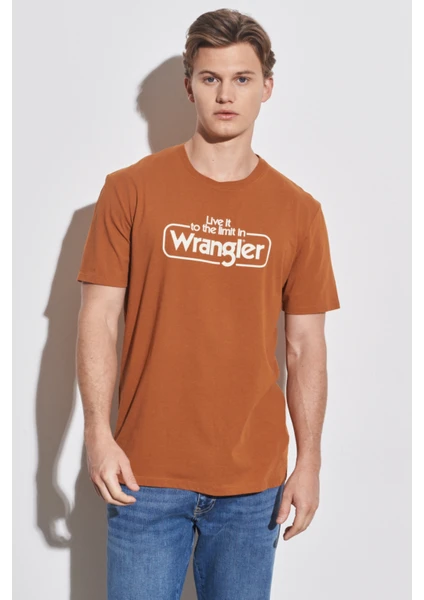 Wrangler Regular Fit Normal Kesim %100 Pamuk Bisiklet Yaka Karamel Tişört