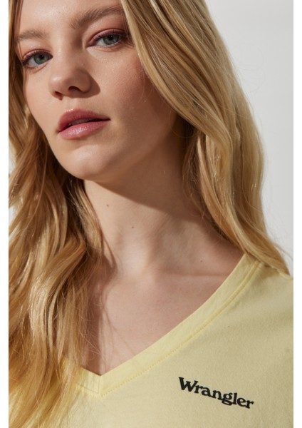 Regular Fit Normal Kesim Pamuk V Yaka Tişört modelleri